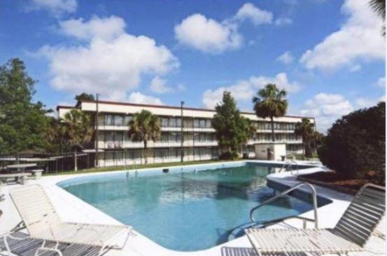 Days Inn By Wyndham Valdosta/Near Valdosta Mall Экстерьер фото